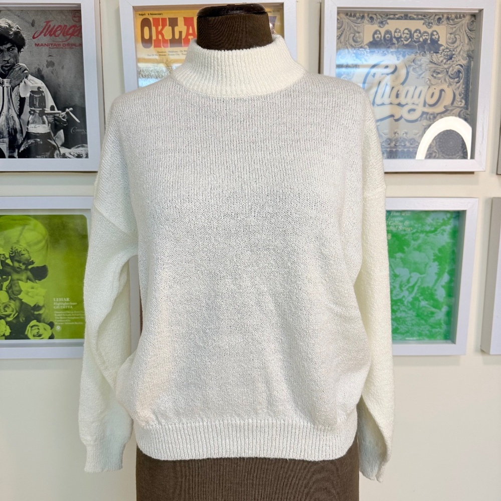 Vintage Lightweight Cream Turtleneck Sweater